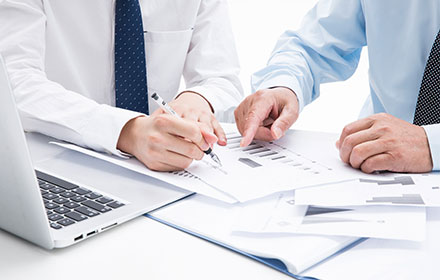 Cómo vender ropa barata al por mayor